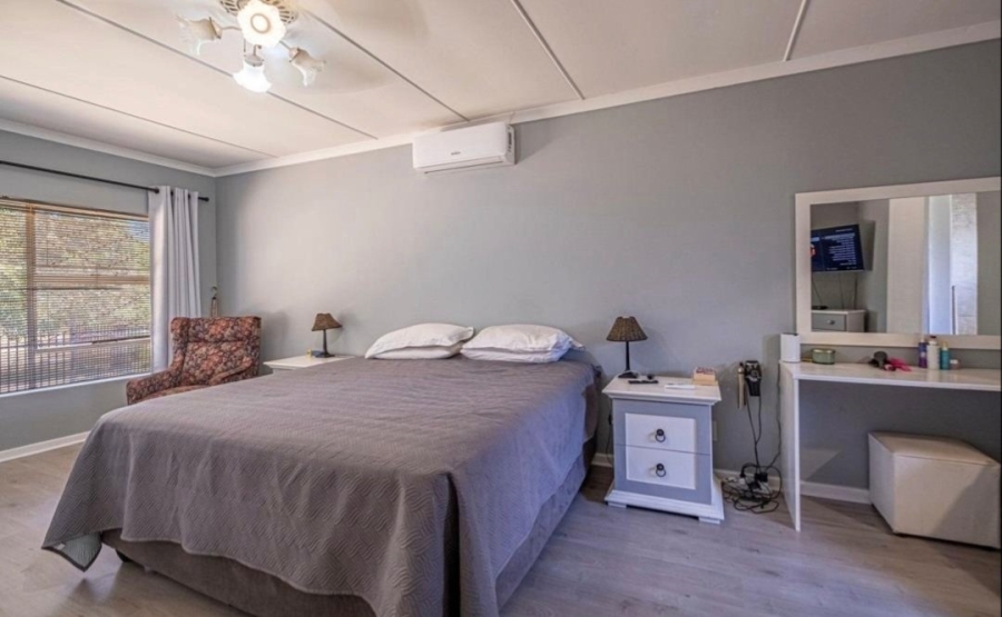 5 Bedroom Property for Sale in Vanes Estate Eastern Cape